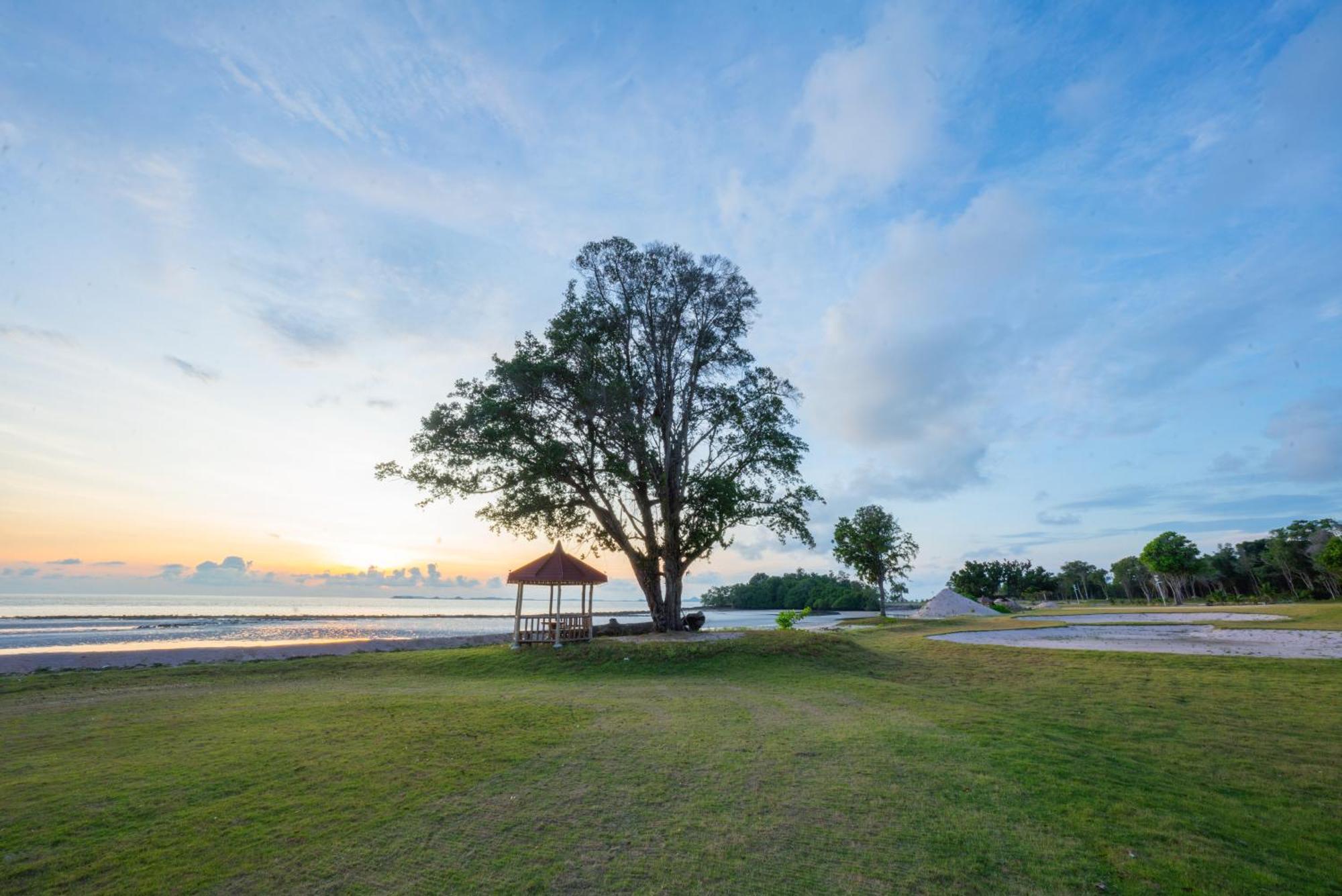 Kepri Coral Resort Galang Island Экстерьер фото